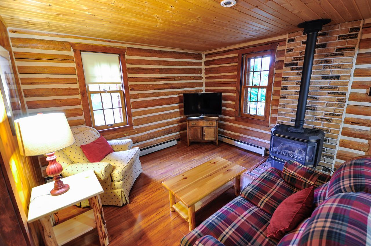 Glacier Homestead Coram Exterior foto