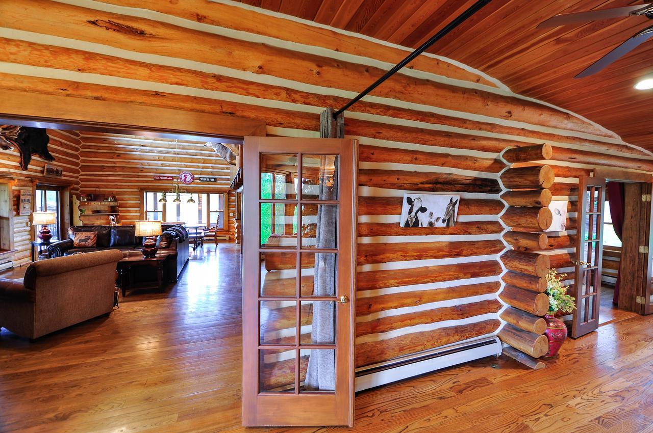 Glacier Homestead Coram Exterior foto
